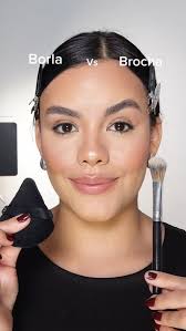 Las diferencias:, 🪄Difuminar el corrector con esponja es la opción más  común y efectiva para un acabado uniforme y suave, mientras que hacerlo con  borla es raro y puede dejar un acabado más denso y ...