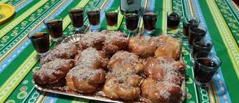 În ziua de 9 martie, tradiţia spune că gospodinele trebuie să pregătească mucenici. SfinÈii 40 De Mucenici 9 Martie De Ce Se Beau 44 De Pahare Dcnews