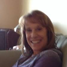 Laura Mazzella 🌊🏡 (@badgalLaurLaur)