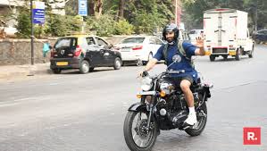 Aditya Roy Kapur Spotted Zooming Around In The City On His Bike See Pictures Mohit suri's next film malang begins shooting in goa on saturday. aditya roy kapur spotted zooming around