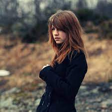 صور بنات بتفكر التفكير الكثير يتعب العقل عبارات