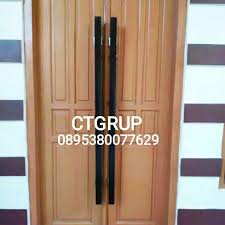 Bukan saja soal modelnya yang ketinggalan zaman, handle pintu standar juga kurang dapat dipadukan dengan beragam gaya. Handle Pintu Rumah Panjang 1 Meter Shopee Indonesia