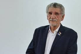 Por meio do aplicativo whatsapp, os moradores da capital recebem notícias sobre abertura de agendamento e dados estatísticos sobre o coronavírus no município de vitória. Vitima Da Covid 19 Morre Prefeito De Vitoria Da Conquista Ba 19 03 2021 Equilibrio E Saude Folha