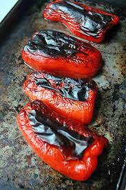 Eplucher Facilement Les Poivrons Grilles Remedes De Grand Mere En 2020 Piments Farcis Legumes Au Four Roast