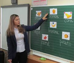 22-летняя учительница английского языка приехала из Твери на работу в село.  Девушку привлекли льготы и поддержка государства - ТИА