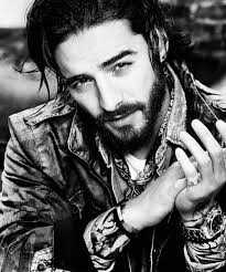 Mientras me dabas tu corazón, Yo era un #marinero buscando amor, Iba por  cada puerto como si nada, Entre más olas, más naufragaba...