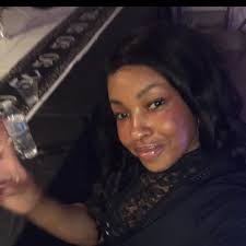 Evelena Jones's Instagram, Twitter & Facebook