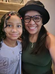 Elizabeth Flores Daniels