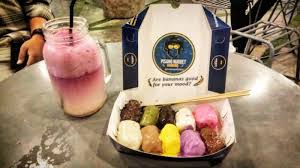 Olahan pisang yang baru dan unik pun angkat nugget ketika warnanya terlihat kuning kecokelatan. Pisang Nugget Bandung Kuliner Bandung Yang Viral Dengan Belasan Topping Pilihan Tribun Jabar