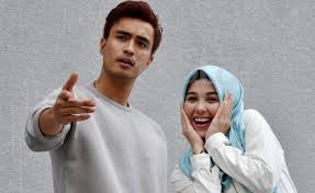 Isteri separuh masa merupakan drama adaptasi novel karya suri ryana. Tiada Nak Sayang Sayang Emma Maembong Hiburan Mstar