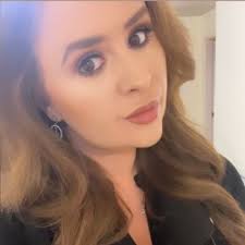 Lizzie Dixon's Instagram, Twitter & Facebook