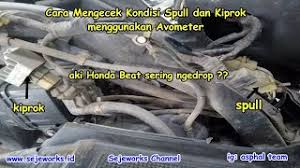 Karet vakum bisa bergerak naik karena adanya kevakuman di bagian atas karburator. Jalur Kelistrikan Motor Honda Beat Karbu