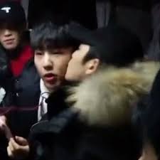 Seventeen attacca pcs woozi vernon the8 joshua mingyu seungkwan. Seventeen Mingyu Kissed Hoshi Mingyu Kissed Hoshi Mingyu