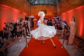 Deck out your pad in fabulous fabrics and backdrops to set the scene. Throwing A Hollywood Themed Party To Remember