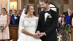 Check spelling or type a new query. Rtl Spendenmarathon Brautkleid Und Hochzeits Smoking Des Bauer Sucht Frau Kultpaares Anna Und Gerald