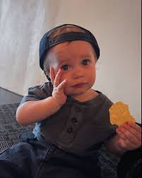 Just my baby and pretty skies 🩷🧡