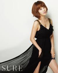 Trên instagram tối 31/12/2020, han ji hye tiết lộ đang ở tháng thứ tư thai kỳ, dự sinh vào mùa hè năm sau. Han Ji Hye May Queen Little Black Dress Short Hair With Bangs