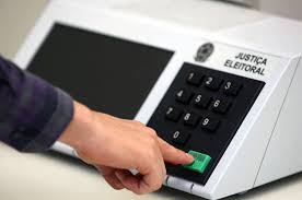 Jul 03, 2021 · apesar da posição contrária de seu partido, o psdb, o presidenciável derrotado em 2014 aécio neves (mg), titular na comissão, é a favor do voto impresso. Pec 135 19 Voto Impresso Auditavel Politize