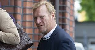 Min misunnelige frisør er en norsk film basert på en novelle av lars saabye christensen.manus er utarbeidet av annette sjursen, som også hadde regien på filmen.filmen solgte 34 848 billetter Sven Nordin I Sorg