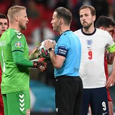 Inglaterra e dinamarca enfrentam‑se no wembley stadium, num jogo para esta. Cpxhiamodtoywm