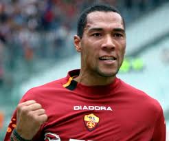 Gewezen Liverpool-ster met heerlijke anekdotes over naakte Ronaldo,  tatoeages en het moment in zijn Aston Martin dat zijn leven veranderde