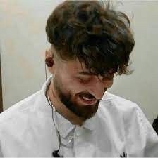 2000'li yıllarda başladığı müzik kariyeri ile türk rap dünyasında şarkıları ve albümleri ile adından söz ettirdi. Sena Sahin Adli Kullanicinin Sehinsah Panosundaki Pin Rap Muzik Poster Tasarimlari Mizah