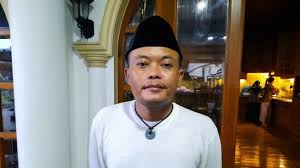 Janda pekerja pabrik mencari suami duda sederhana=====diuploadtan kali ini ada janda pekerja pabrik yang merasa kesepian mendamb. Ubah Gaya Rambut Sule Lagi Usaha Buat Cari Jodoh