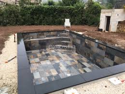 Piscine En Carrelage Gres Cerame Green Vers Marseille 13 Bouches Du Rhone Carrelage Et Salle De Bain La Seyne Piscine Carrelee Escalier Piscine Piscine Mirroir