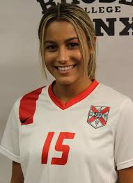 Larissa Nash's Instagram, Twitter & Facebook