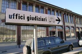 Siccome tutti i divorzi seguono a una separazione consensuale o giudiziale, che di fatto sanciscono la non convivenza tra i coniugi, questa regola non vale per alcuna donna, che quindi può risposarsi come detto sopra, allo stesso modo degli uomini. Praticando Il Diritto Competenza Territoriale Dell Ufficiale Giudiziario