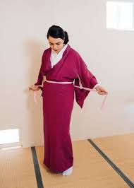 Begin with a 2 by 8 inch piece of paper. How To Wear A Kimono With Step By Step Pictures And Video