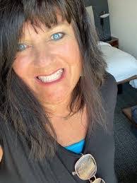 Tory Roberts's Instagram, Twitter & Facebook