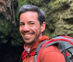 Ralph Stowell's Instagram, Twitter & Facebook