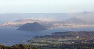 The presence of significant sulfur dioxide from a volcano indicates that magma is still getting closer to the surface. Residents With Health Problems Warned Vs Taal Volcanic Smog Philippine News Agency