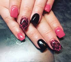 Black and pink nail art started to gain fame during the time when avril was dominating the music scene. Pretty Pink And Black Nail Art Designs Design Trends Premium Psd Vector Downloads