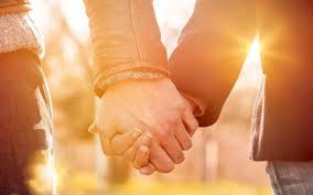 Bergandengan tangan di hutan (musim panas / musim semi ) stok gambar bebas . Pacaran Saat Berpuasa Simak Begini Lho Hukumnya Kabar24 Bisnis Com