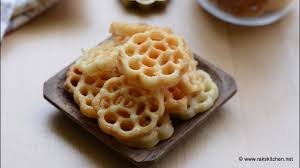 Kue talam merupakan kue tradisional, kue ini manis, jika anda ingin membuat perhatikan di bawah ini. Achu Murukku Recipe Eggless Rose Cookies Raks Kitchen