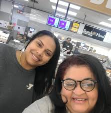 People in my “neigh”borhood….. Susan & Tstayr