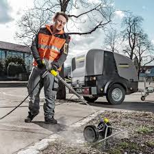 Unsere redaktion hat verschiedene hersteller & marken ausführlich getestet und vorteile wir präsentieren ihnen hier die ergebnisse unseres vergleichs. Unkraut Schonend Fur Die Umwelt Mit Heisswasser Vernichten Karcher