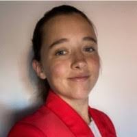 Caroline Hoff's Instagram, Twitter & Facebook