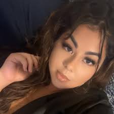 Looking for a photographer that does valentines mini shoots! Family of 5