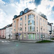 So wurde mit barbara von heidenbergs einzug die couch weiss und der esstisch eckig. Ihs Immobilienverwaltung Gmbh In Saalfeld