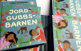 Cristina spatar (vorbeste lumea) 28.decembrie.2017. O Familie De Romani SusÈine CÄ S A Intors Din Suedia Din Cauza Unei CÄrÈi Copiii CÄpÈunarilor L Ar Fi Determinat Pe Fiul Lor SÄ AmeninÈe CÄ Se Sinucide DacÄ Nu Revine In