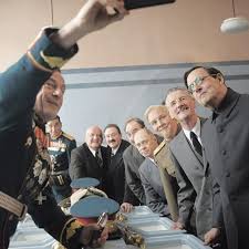 Poco dopo stalin muore, lasciando un vuoto di potere sul quale si avventano (ma con discrezione) in tanti. Morto Stalin Se Ne Fa Un Altro Una Satira Pungente Alla Politica Della Violenza Artwave