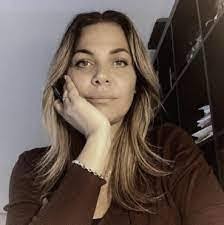 Samantha Leoni's Instagram, Twitter & Facebook