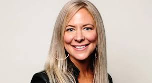 Robin Wheeler's Instagram, Twitter & Facebook