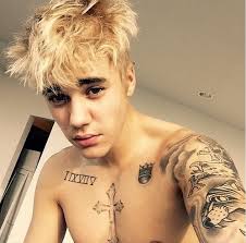 E che dire dell'affascinante ryan gosling? Justin Bieber Si E Decolorato I Capelli Ed E Diventato Miley Cyrus Archivio Biccy It