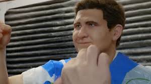 Listamaður gerir brjóstmynd af sjálfum sér að vinna að minni mynd af  sjálfum sér