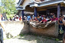 We did not find results for: Pagar Tembok Menutup Akses Rumah Warga Di Ponorogo Dibongkar