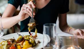 Sering lapar di malam hari meskipun sudah makan malam? Makan Pas Malam Hari Baca Risikonya Hasna Id